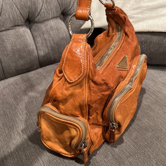 Prada distressed leather handbag - Picture 5 of 11